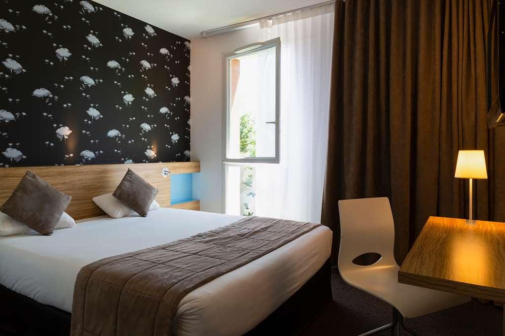 The Originals Boutique Hotel Restaurant Saint James, Montaigu-Vendee Room photo