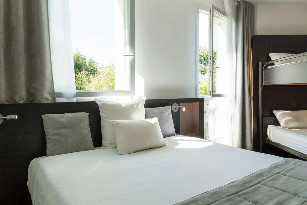 The Originals Boutique Hotel Restaurant Saint James, Montaigu-Vendee Room photo